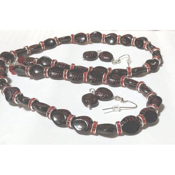 Black & Red Beaded Necklace & Earrings Set - Picture 2 of 4